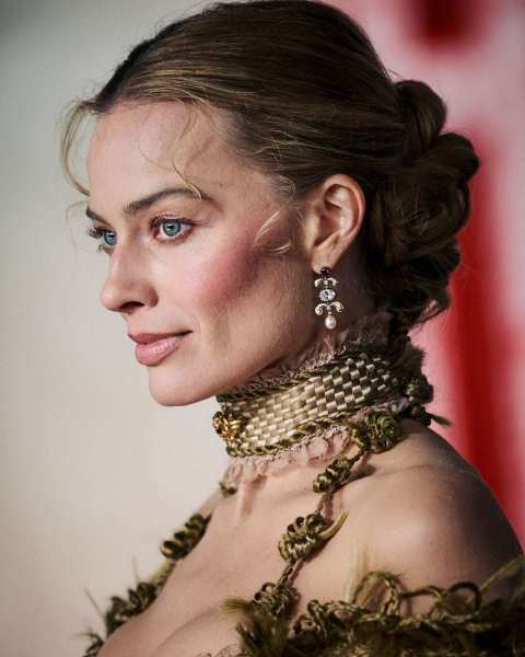 dark romance makeup trend 2026 margot robbie wuthering heights makeup